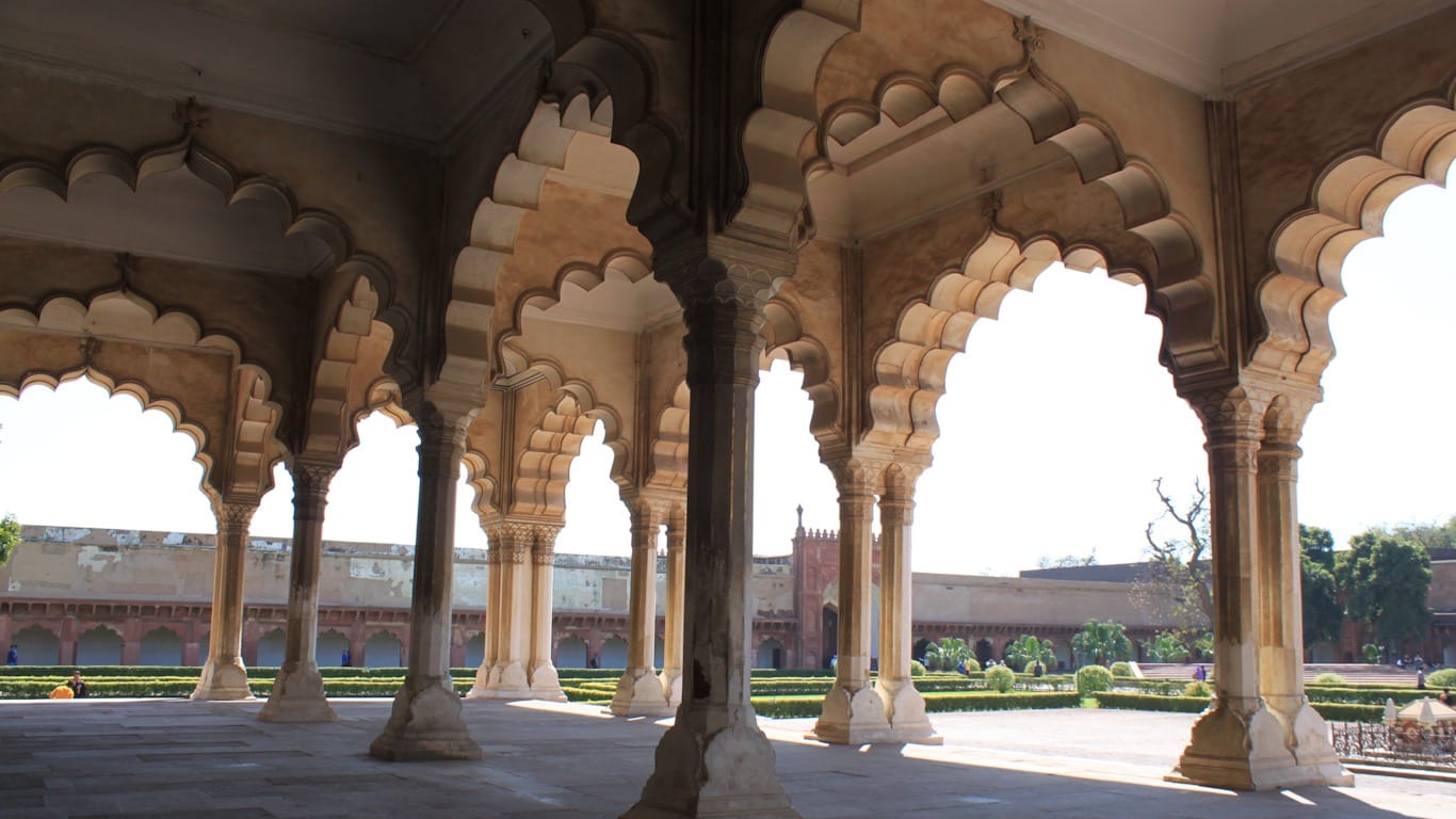 Patio de los Arcos en el Fuerte de Agra