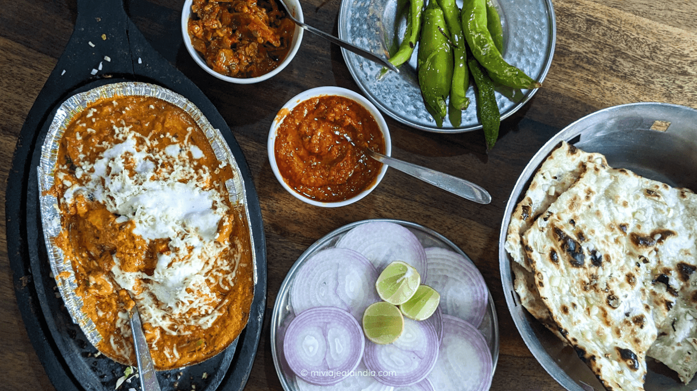 Comida india en un restaurante indio de Madrid