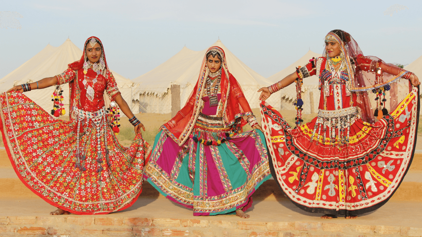 bailarinas de danza kalbelia en el desierto del Thar