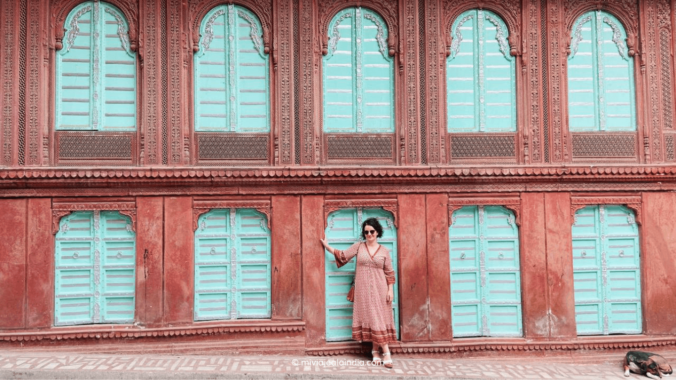 Isabel Gil disfrutando de su visita por Bikaner